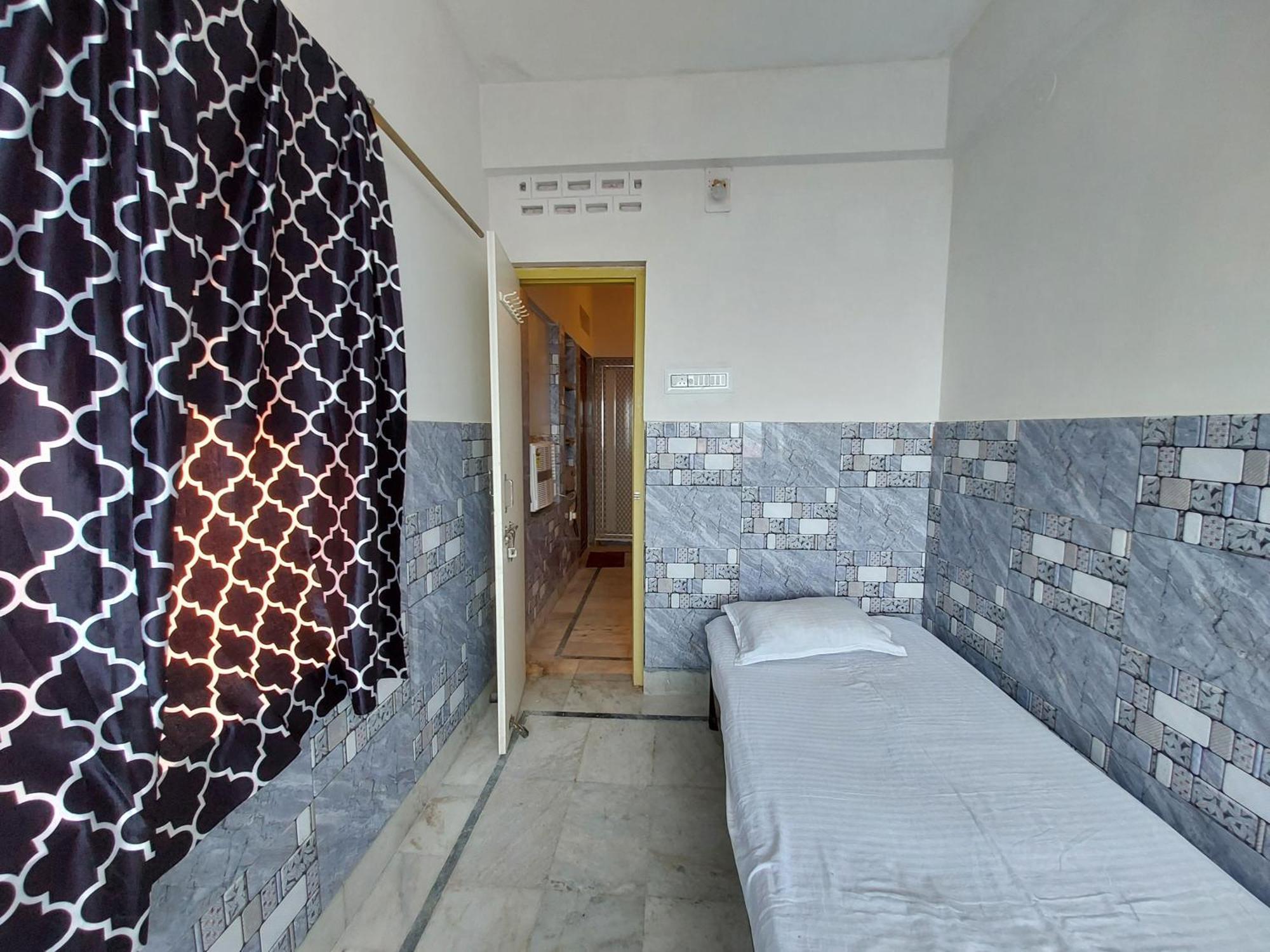 Nirman Beach Homestay Puri Bagian luar foto