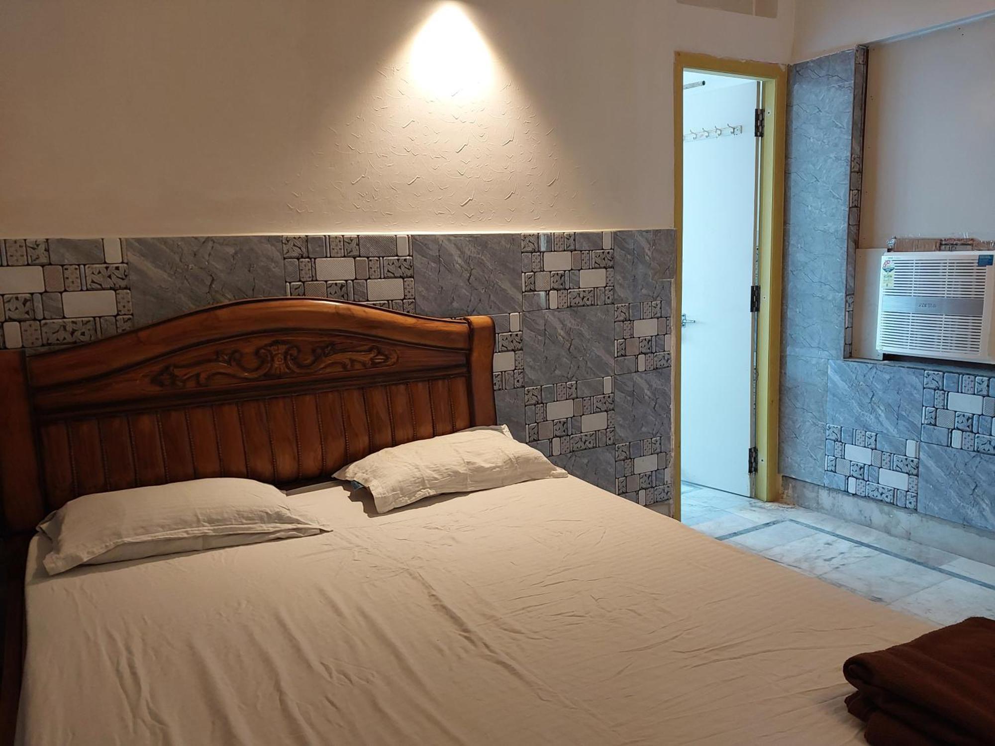 Nirman Beach Homestay Puri Bagian luar foto