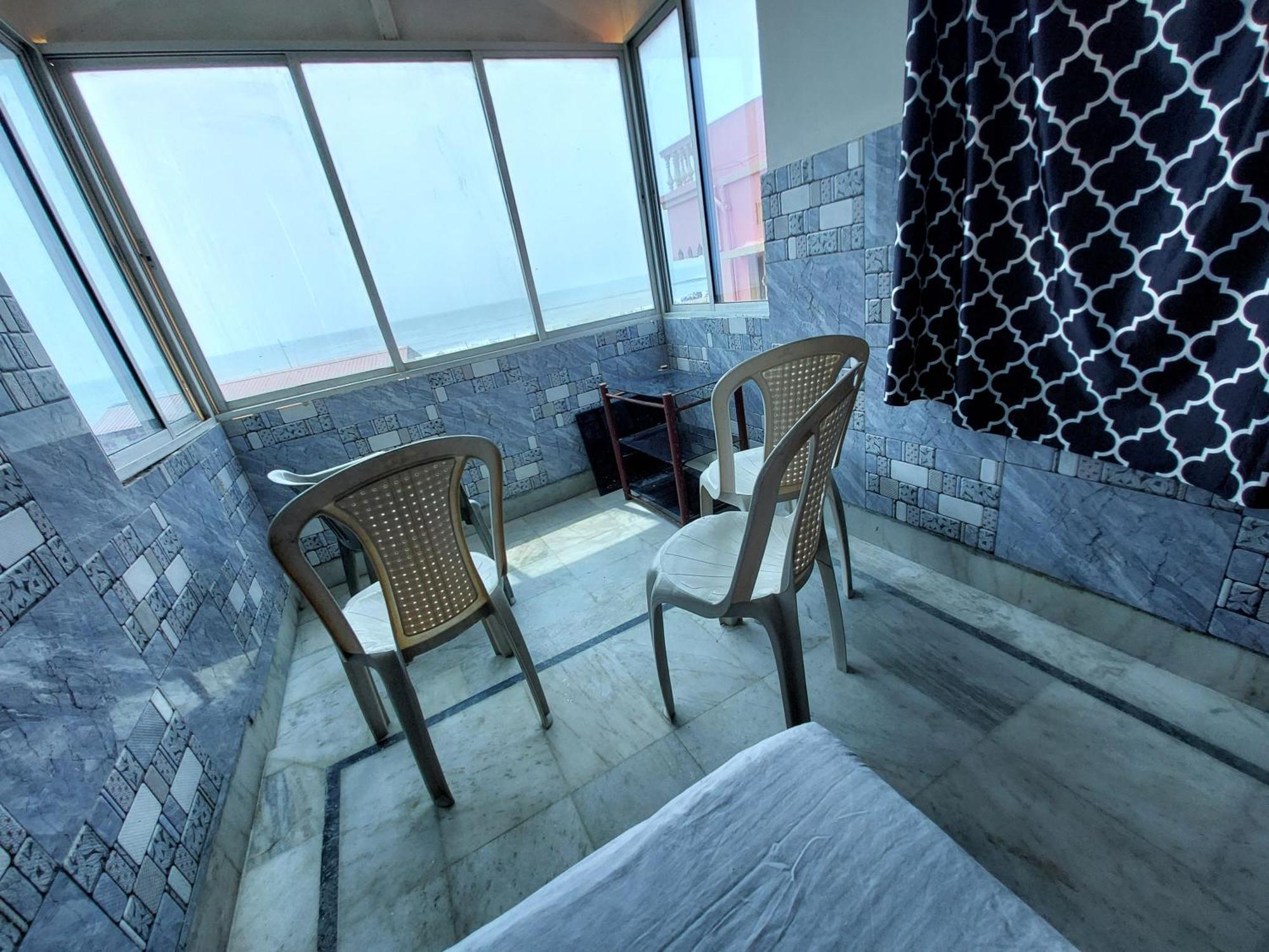 Nirman Beach Homestay Puri Bagian luar foto
