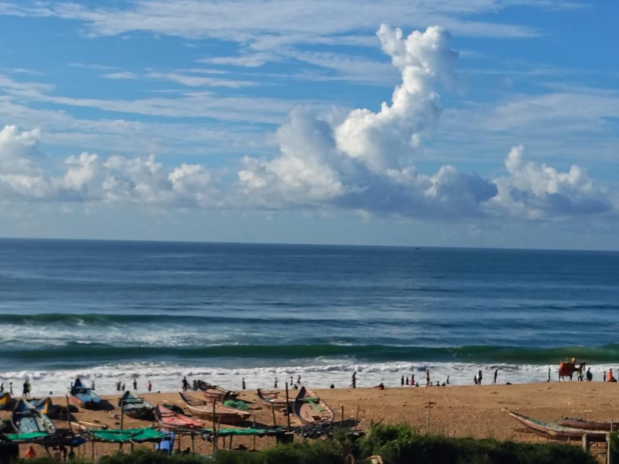 Nirman Beach Homestay Puri Bagian luar foto