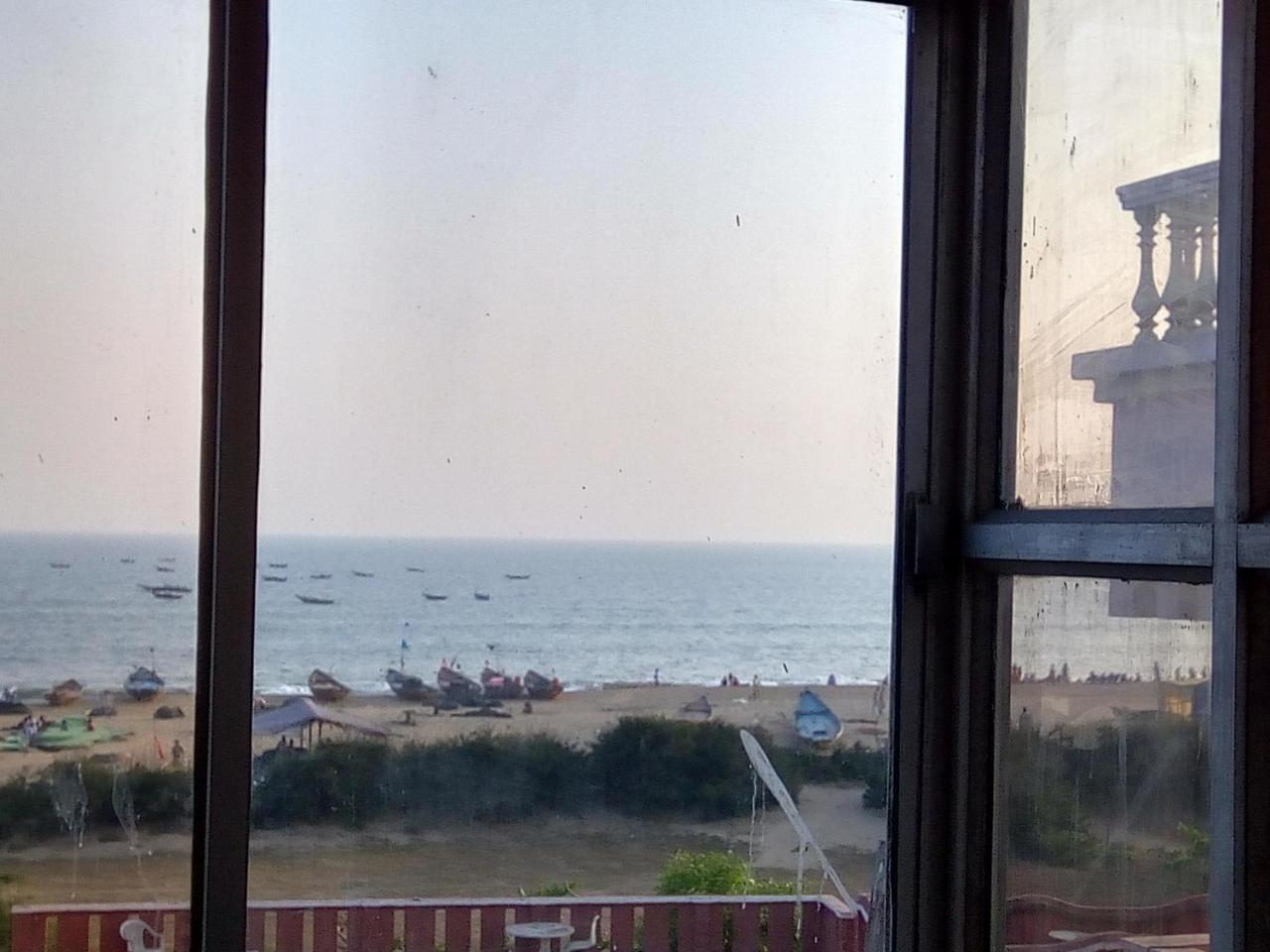 Nirman Beach Homestay Puri Bagian luar foto