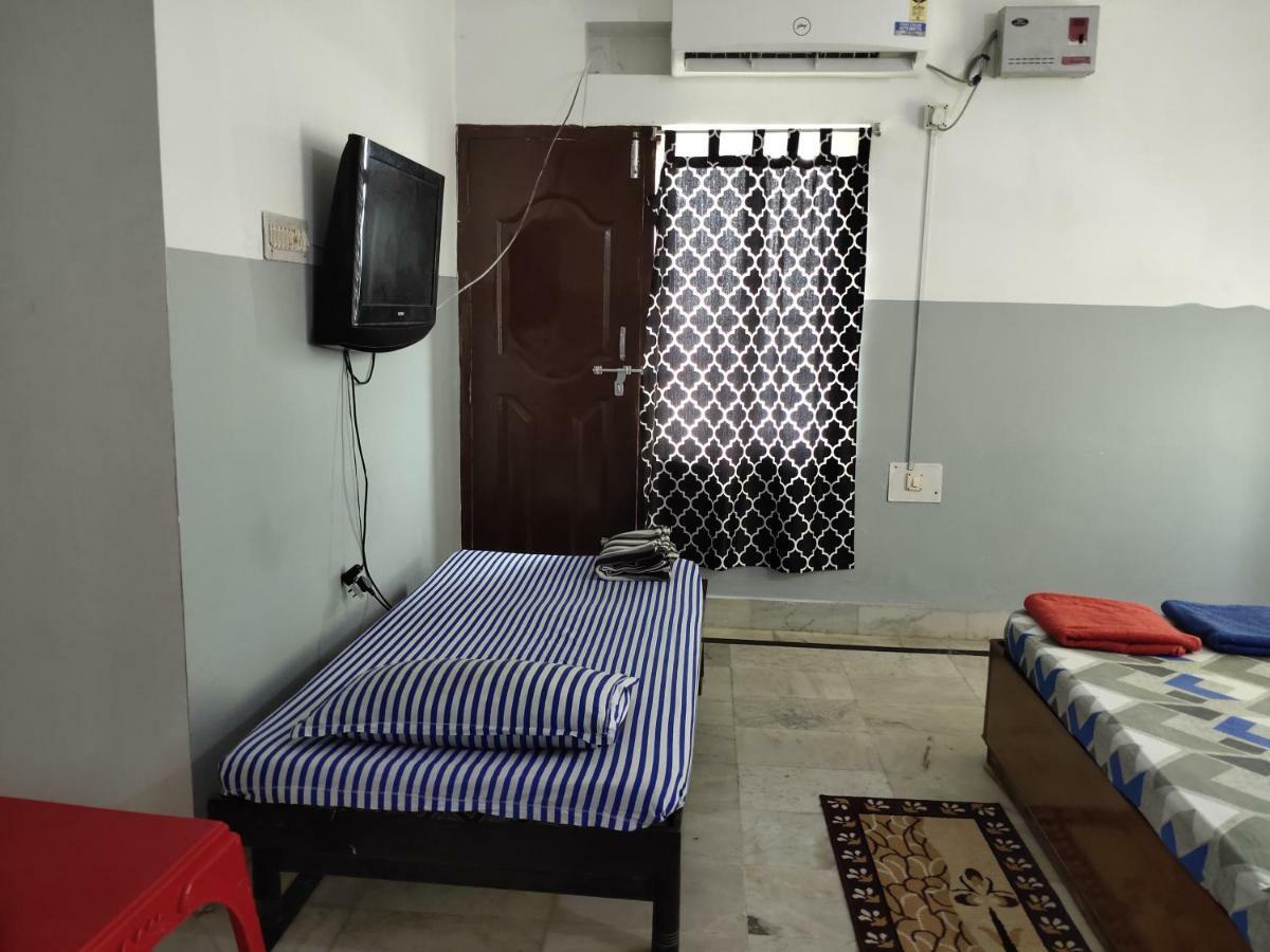 Nirman Beach Homestay Puri Bagian luar foto